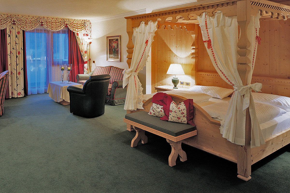 Hotel Sassongher Корвара-ін-Бадія Екстер'єр фото